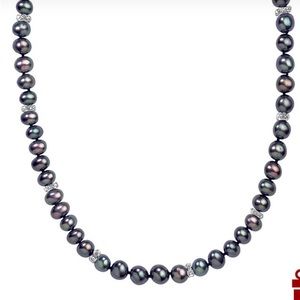 Danbury Mint black Pearl necklace with matching stud earrings